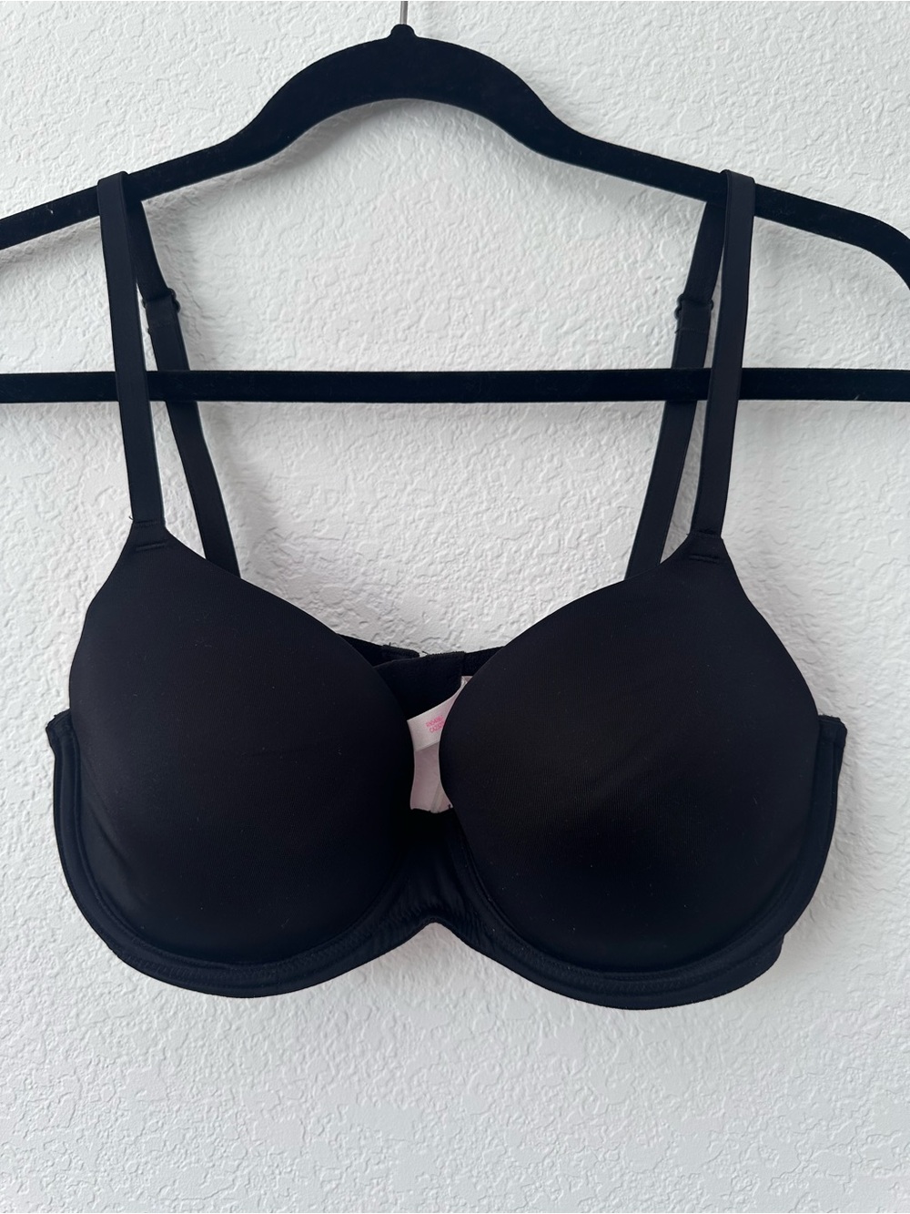 PINK Victoria's Secret Black Molded T-Shirt Bra